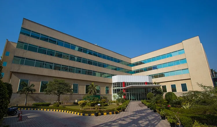 Commercial tower in Noida served by passenger elevators